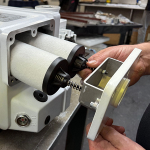 How to replace the exhaust filters on the Vac610