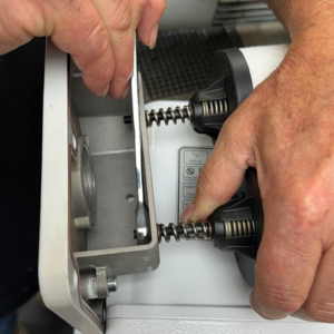 How to replace the exhaust filters on the Vac610