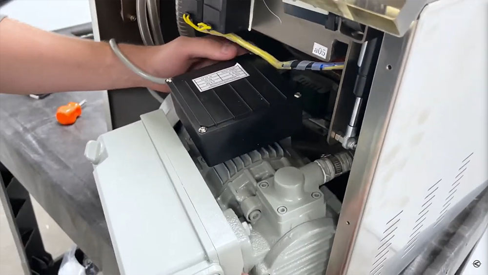 Replace Vacuum Pump Vac310 Pic 10