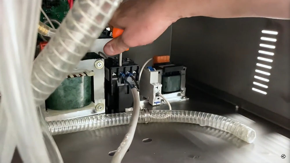 Replace Vacuum Pump Vac310 Pic 7